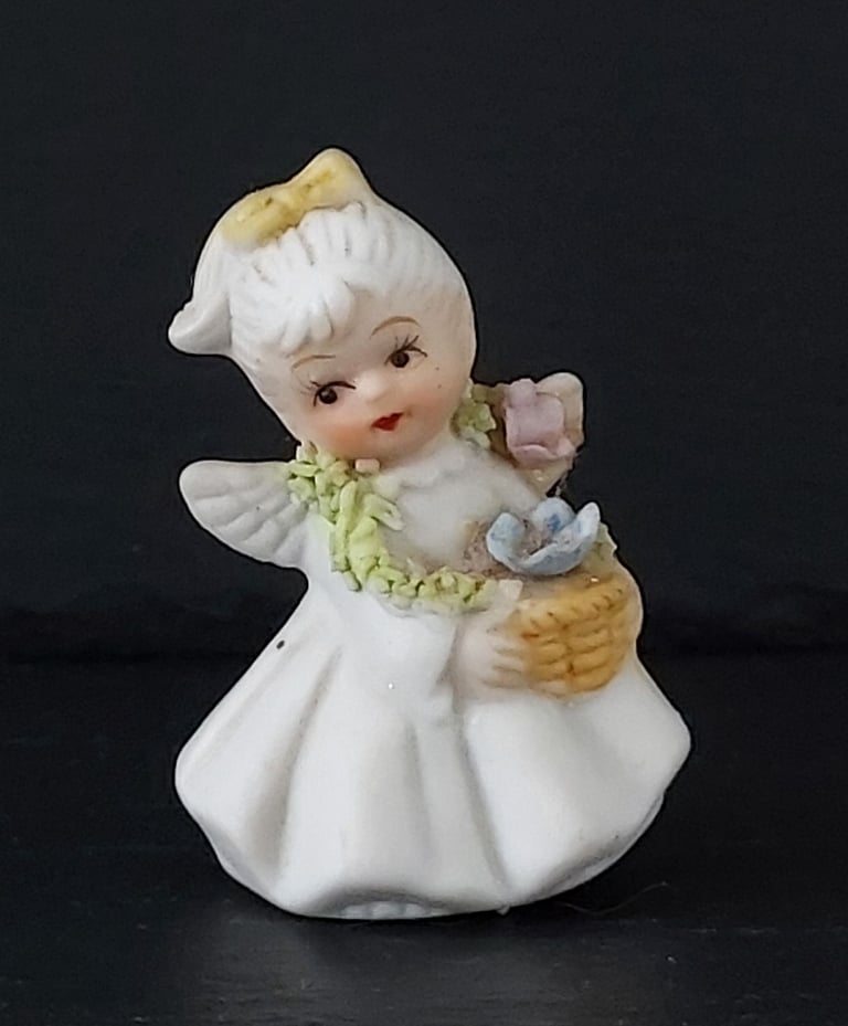 Bond Ware Bone China Miniature Figurine 4.5 cm Tall