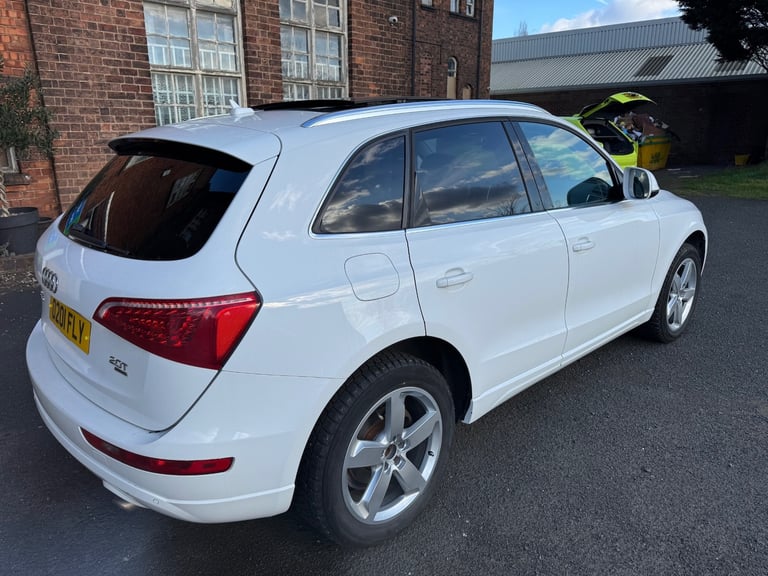 image for PETROL + UK REG + LHD LEFT HAND DRIVE + 2011 AUDI Q5 2.0 QUATTRO + FREE DELIVERY