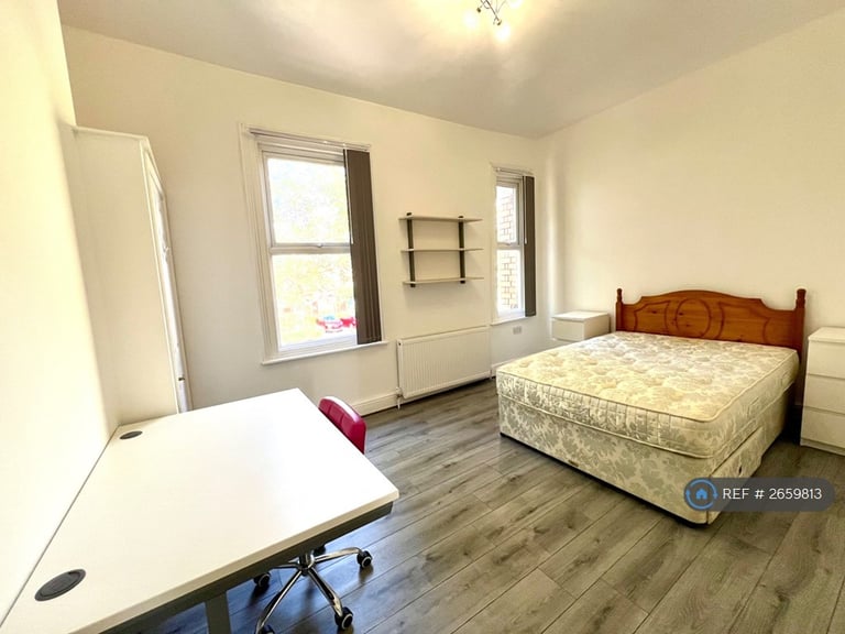 6 bedroom house in Camberwell Terrace, Leamington Spa, CV31 (6 bed) (#2659813)