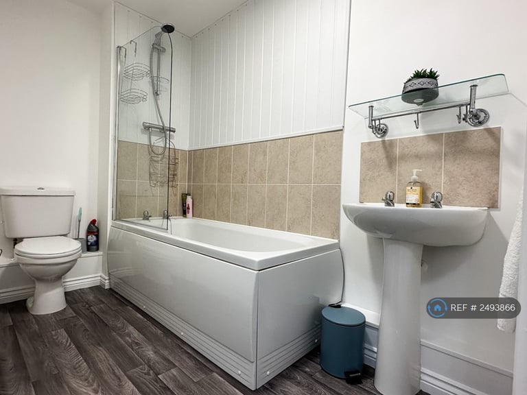 2 bedroom flat in Conyger Close, Great Oakley, Corby, NN18 (2 bed) (#2493866)