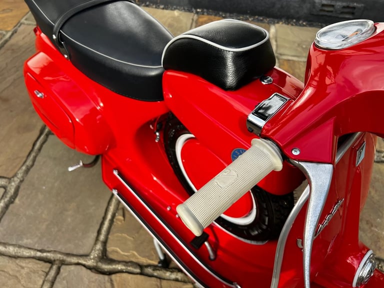 1967 VESPA SS90
