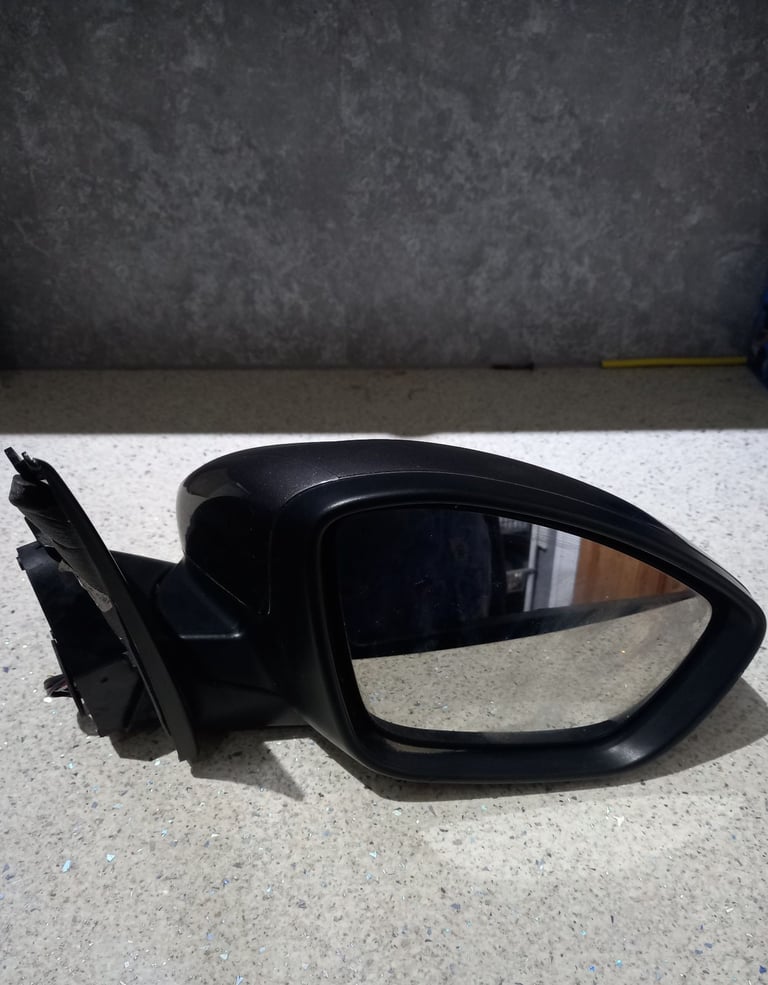 Peugeot 308 (2019) driverside Electric Mirror.