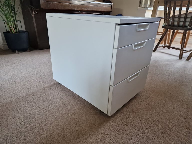 Free - Ikea filing cabinet / drawers with detachable wheels - white - v good condition