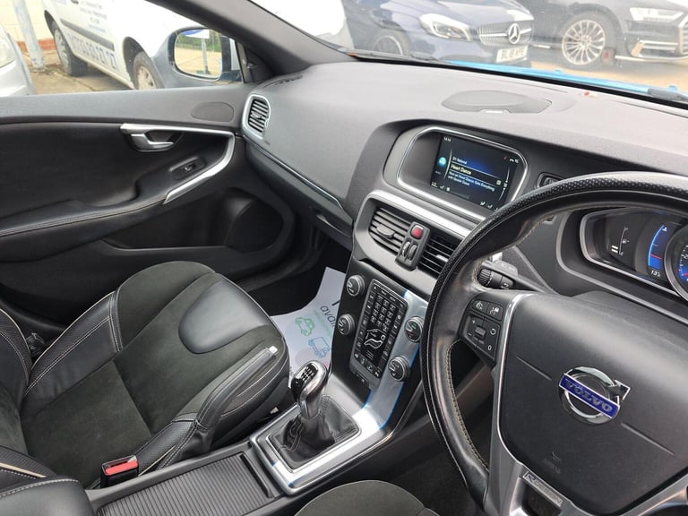 VOLVO V40 1.6 T3 R-Design Nav Euro 5 (s/s) 5dr 2014