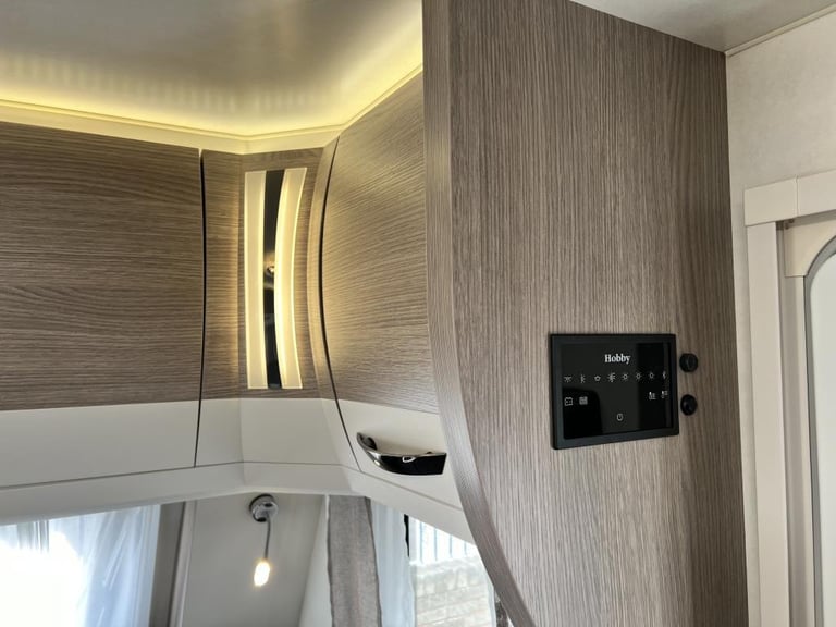 2023 HOBBY Prestige 560 wfu 4 Berth Fixed Bbed End Washroom New 2023