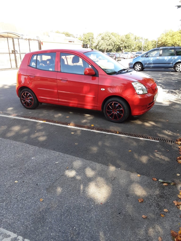 Kia Picanto LX with 2 keys, long mot, extensive service history,A/C,free to use in clean air zones! 