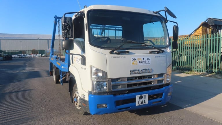 2011 Isuzu Trucks forward  f110.210 skip loader 