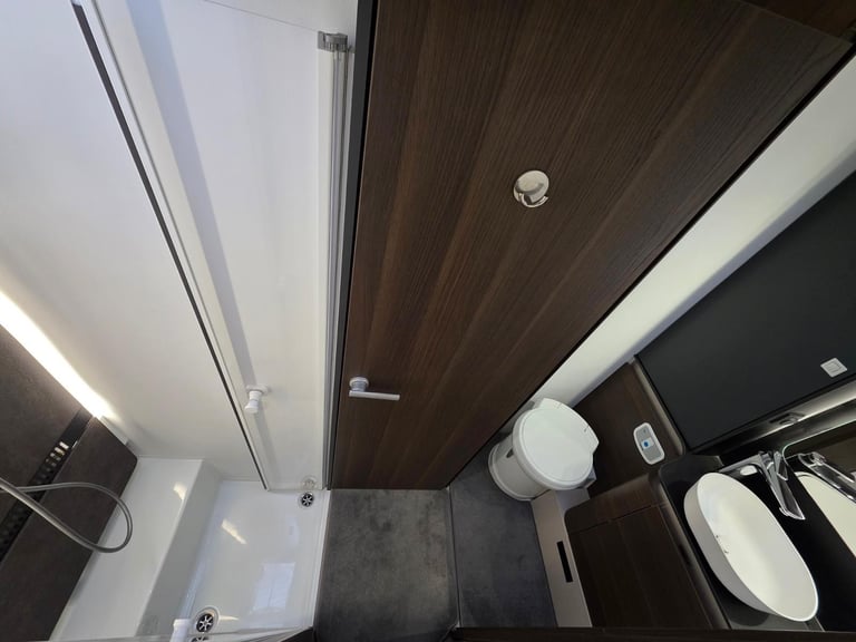 Adria Matrix 670 SL Supreme Automatic 2022 Fixed Bed Motorhome For Sale