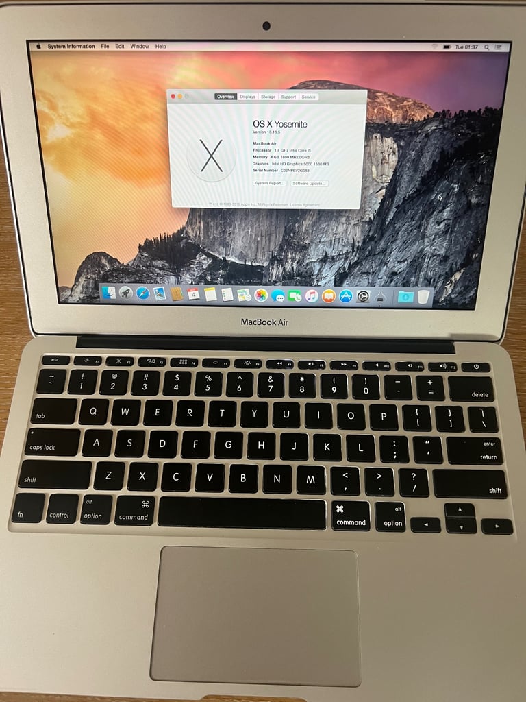 Apple MacBook Air 11" inch late 2014 with original charger both cables.