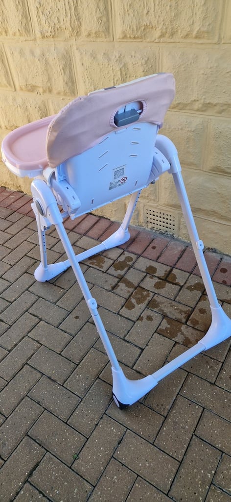 KINDERKRAFT YUMMY, BABY HIGH CHAIR, PINK. IN EXCELLENT CONDITION.