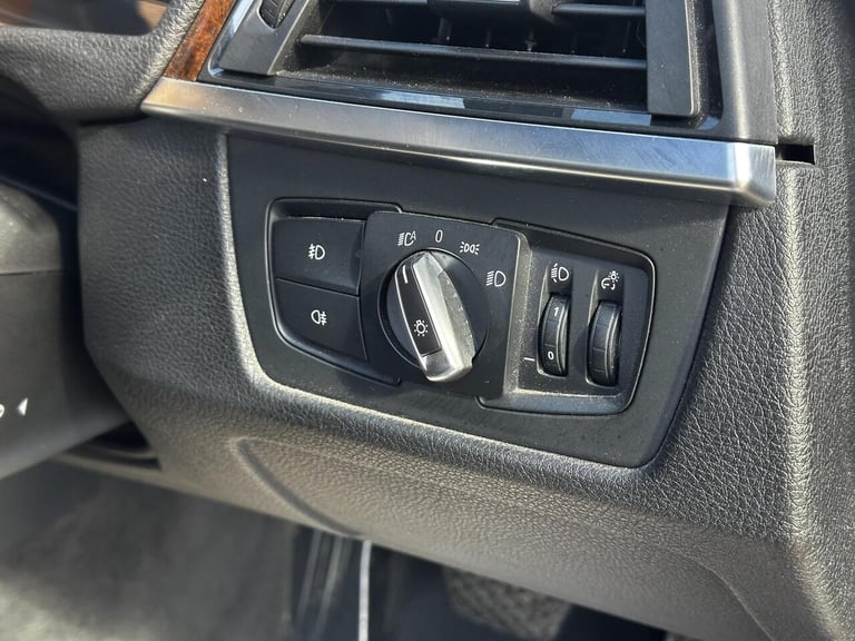 2015 BMW 3 Series Saloon (2011 - 2015) Saloon Petrol Automatic