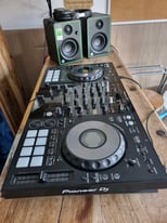 DDJ 800 CONTROLLER WITH SPEAKERS