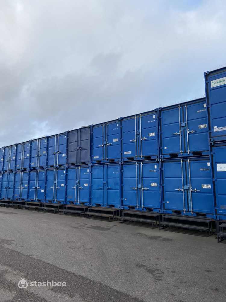Shipping Container to rent in Chelmsford (CM2) | Stashbee