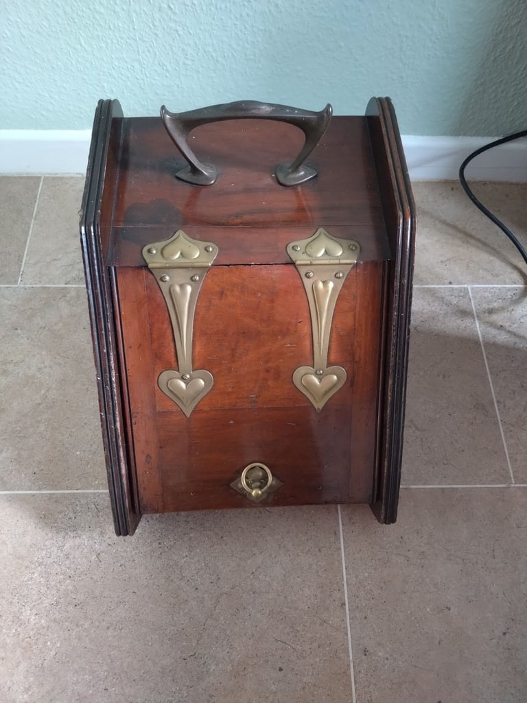 image for Coal scuttle Art Nouveau 