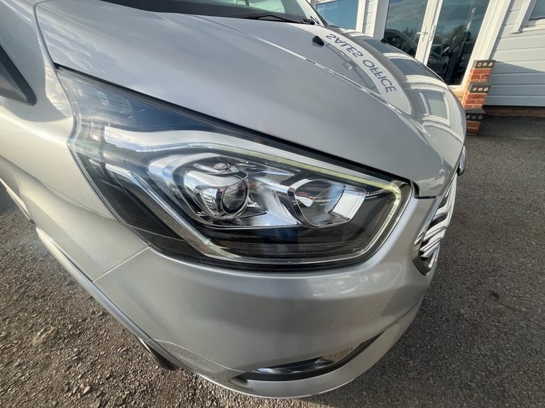 2022 Ford Tourneo Custom 2.0 EcoBlue 130ps L/R 8 Seater Titanium Auto MPV DIESEL Automatic