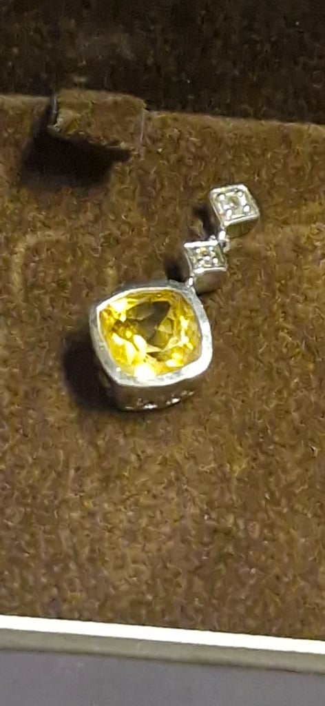 9ct carat gold earrings 