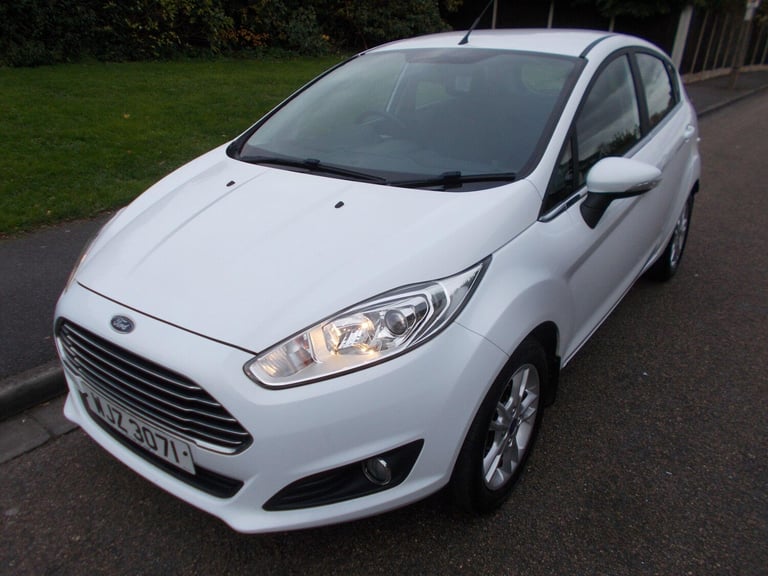 image for 2014 Ford Fiesta 1.25 Zetec Euro 5 5dr HATCHBACK Petrol Manual