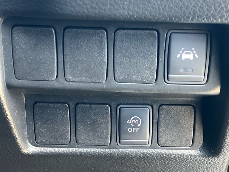 2018 Nissan Qashqai 1.2 DiG-T Tekna 5dr SUV PETROL Manual