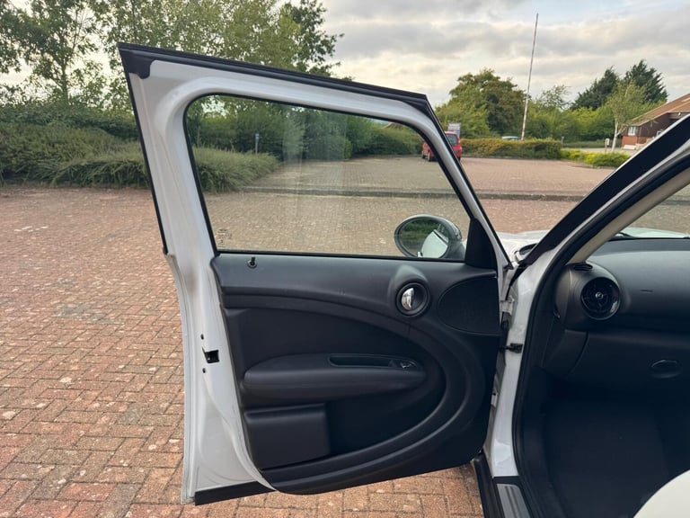 2015 MINI Countryman 1.6 Cooper Auto Euro 6 5dr HATCHBACK Petrol Automatic