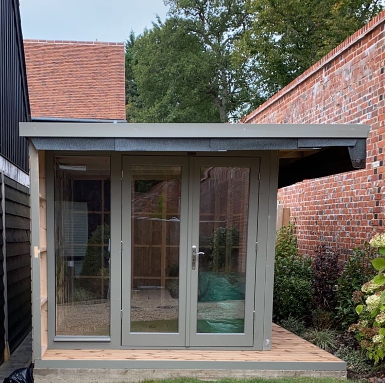 Stunning garden Studio/Office