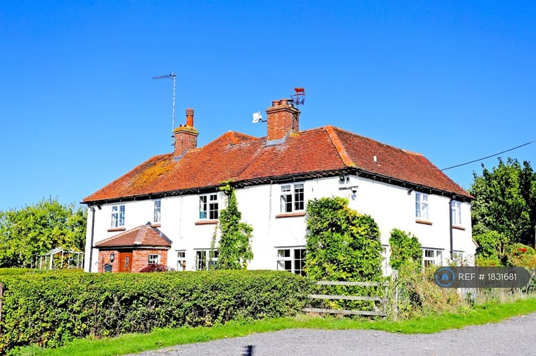 image for 4 bedroom house in Bierton, Aylesbury, HP22 (4 bed) (#1831681)