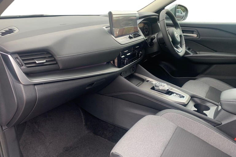 2025 Nissan Qashqai 1.5 E-Power N-Connecta [Glass Roof] 5dr Auto Hatchback Hybrid Automatic