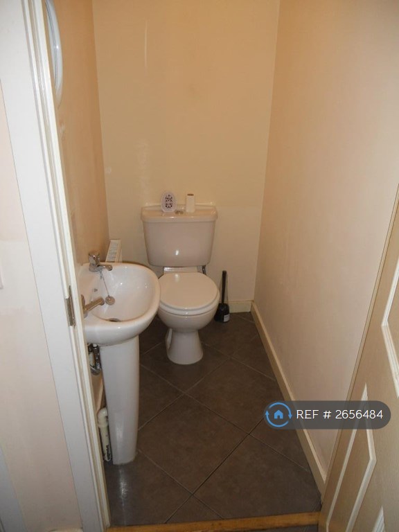 3 bedroom house in Valley View, Newcastle-Under-Lyme, ST5 (3 bed) (#2656484)