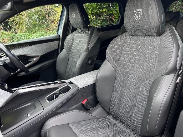 2025 Peugeot 5008 1.2 Hybrid Gt Suv 5dr Petrol Hybrid E Dsc6 Euro 6 (s/s) (136 Ps) HATCHBACK Petr...