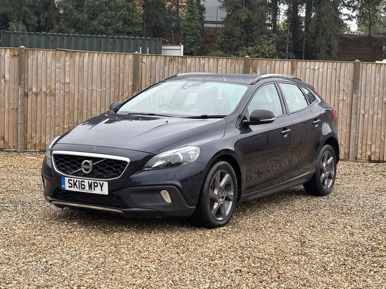 2016 Volvo V40 Cross Country 2.0 D2 Lux Hatchback 5dr Diesel Auto Euro 6 (s/s) (120 ps) Hatchback...