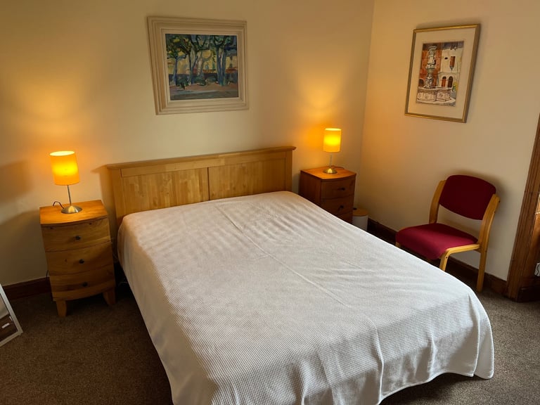 Cosy, snug, 1-bedrmd flat, overlooking the tranquil waters of the canal