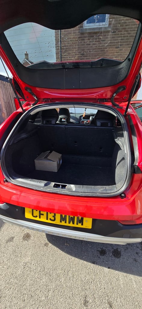 Volvo, V40, Hatchback, 2013, Manual, 1560 (cc), 5 doors