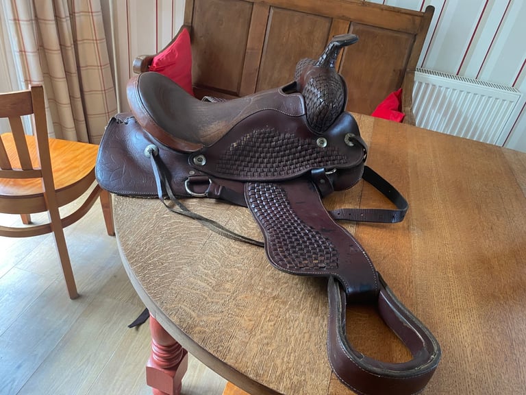 Western saddle