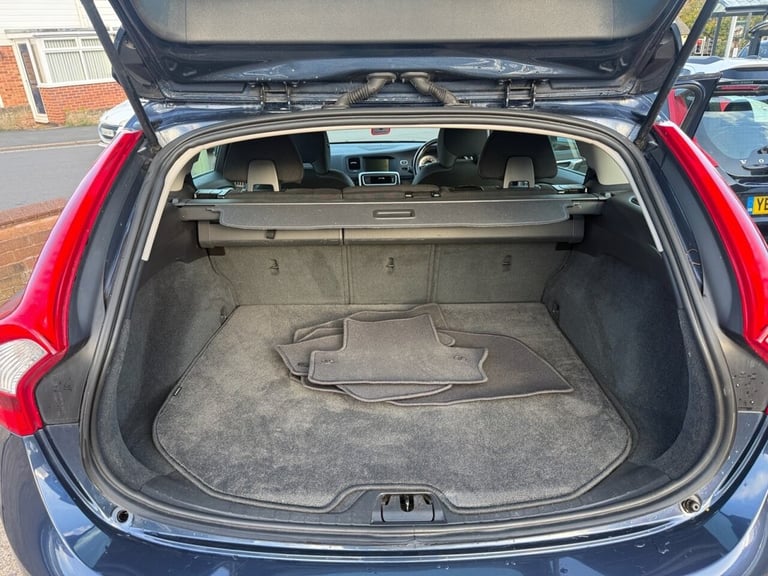 2012 Volvo V60 2.0 D3 SE Estate 5dr Diesel Manual Euro 5 (s/s) (163 ps) Estate Diesel Manual