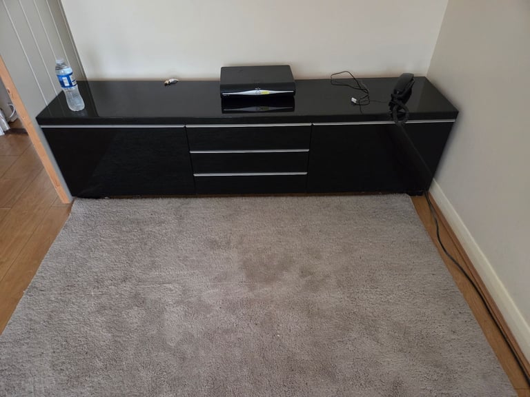 Tv unit