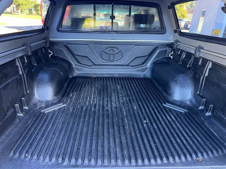 2016 16 TOYOTA HI-LUX 3.0 D-4D INVINCIBLE PICKUP D/CAB 4DR DIESEL MAN 4WD EURO 5