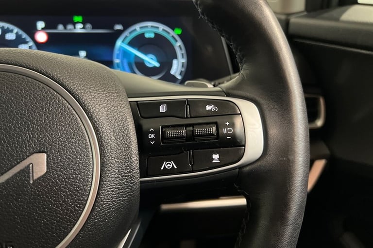 2023 73 KIA SPORTAGE 1.6 T-GDI 13.8KWH 3 SUV 5DR PETROL PLUG-IN HYBRID AUTO AWD 