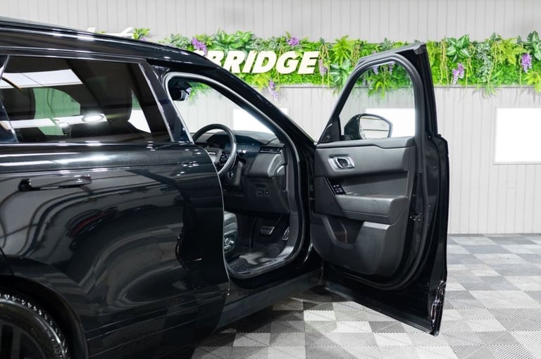 2024 Land Rover Range Rover Velar 2.0 P250 Dynamic HSE SUV 5dr Petrol Auto 4WD Euro 6 (s/s) (249 ...