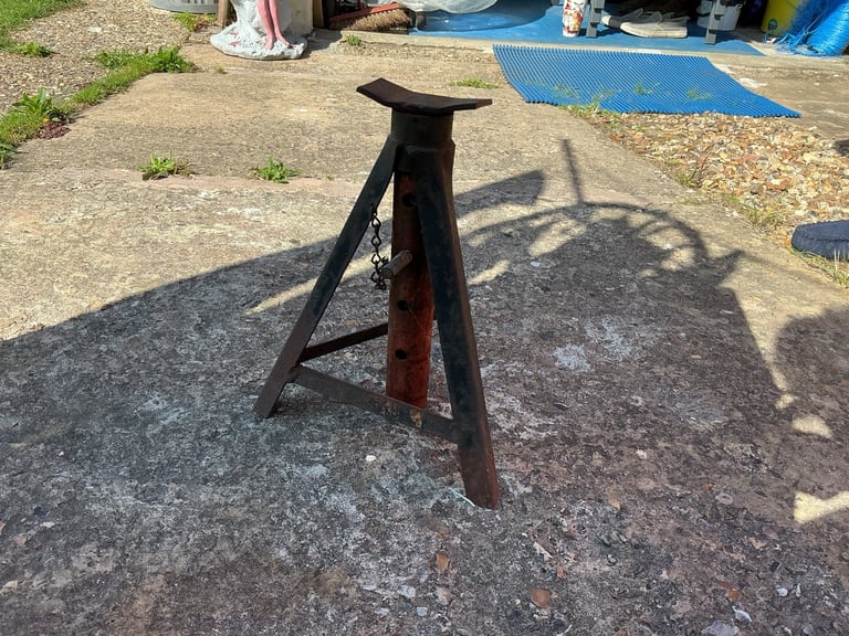 Axle Stand