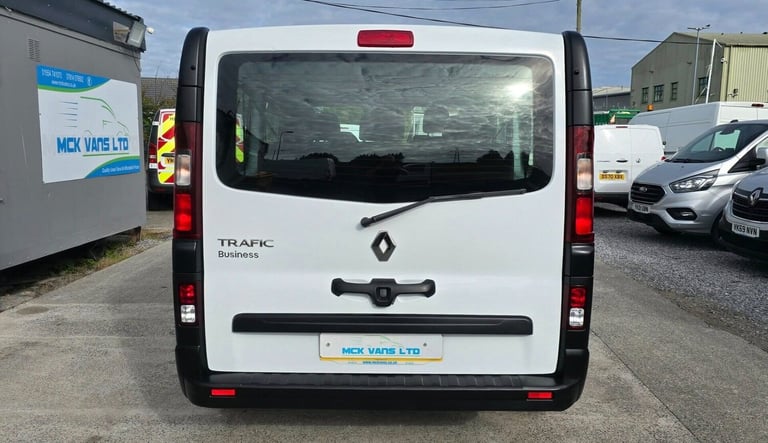 2022 Renault Trafic LL30 ENERGY dCi 145 Business 9 Seater MPV DIESEL Manual
