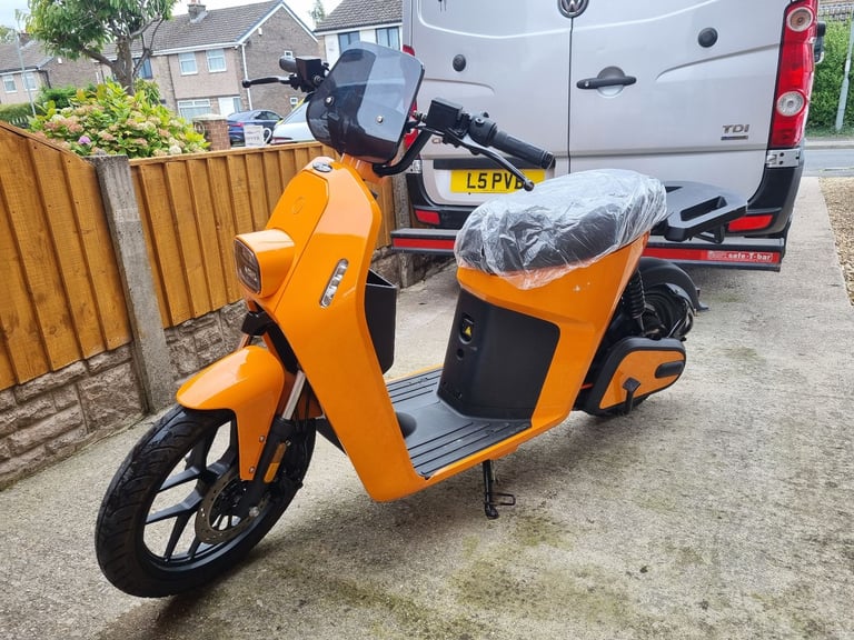 V MOTO ELECTRIC SCOOTER