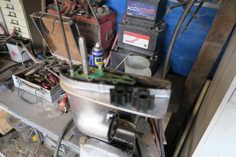 HONDA 10HP  4 STROKE LONG SHAFT WITH REMOTES 