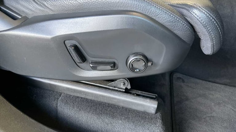 2023 Volvo XC90 2.0 B5D (235) Plus Dark 5dr AWD Geartronic SUV Diesel Automatic