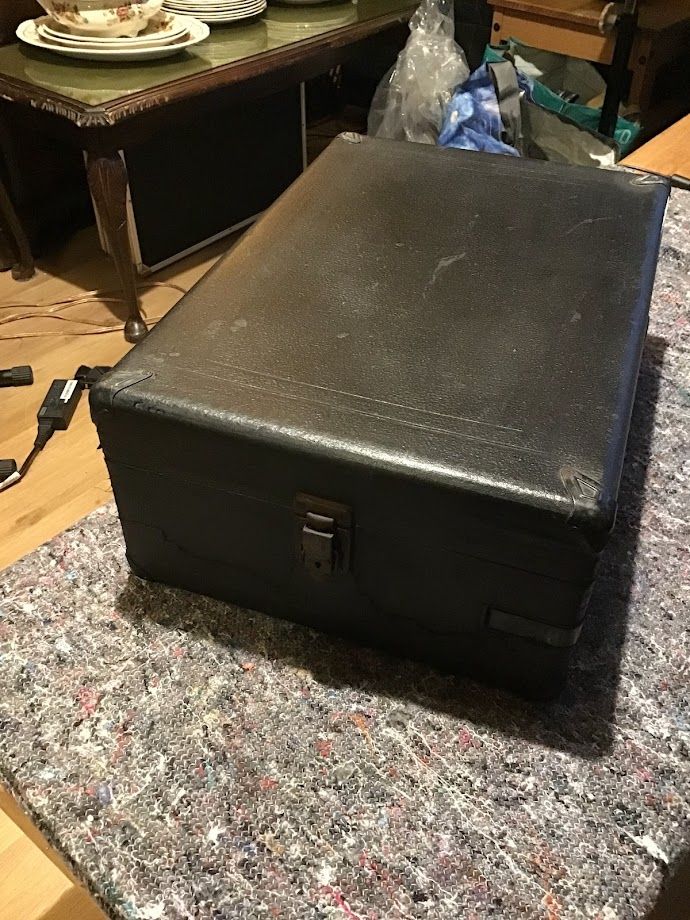 HMV 102 Gramophone with 5b Soundbox and keys