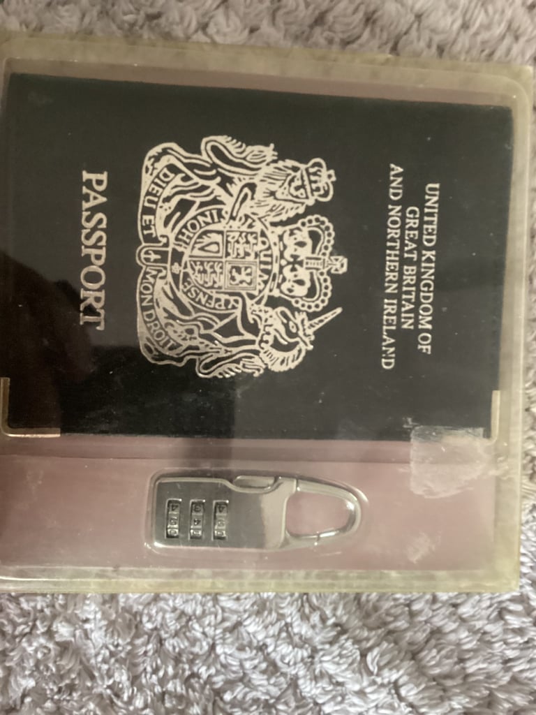 Torro Pro Leather Case - Excellent Condition Ted Baker apple I phone case 