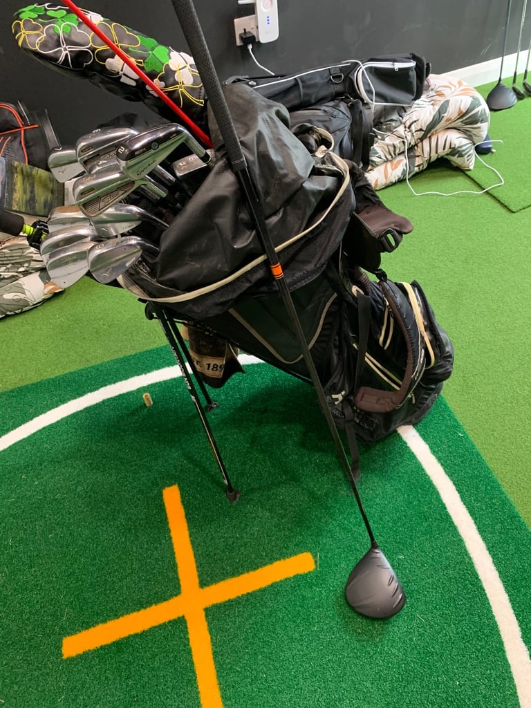 FULL SET 2-Pw, Bag, bushnell & umbrella.
