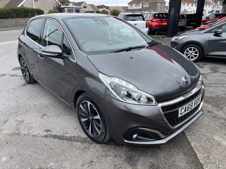2019 Peugeot 208 1.2 PureTech 82 Tech Edition 5dr [Start Stop] HATCHBACK Petrol Manual