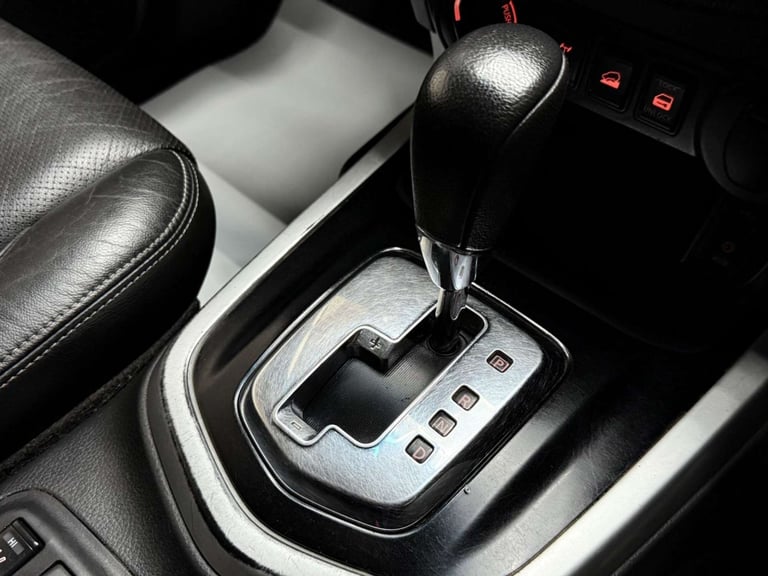 2018 Nissan Navara 2.3 dCi Off-Roader AT32 Auto 4WD Euro 6 4dr Pickup Diesel Automatic