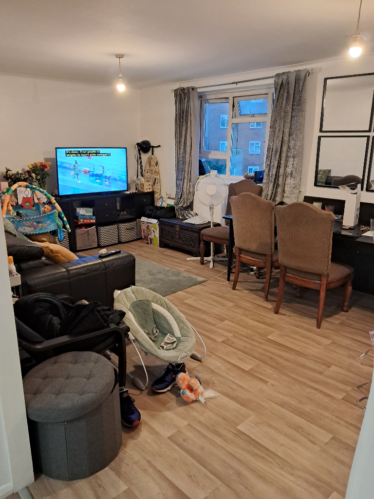 Homeswap 2 bed looking for 1 bed
