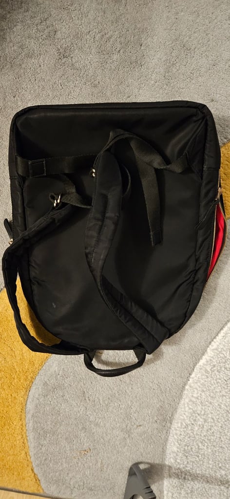 Knomo backpack designer