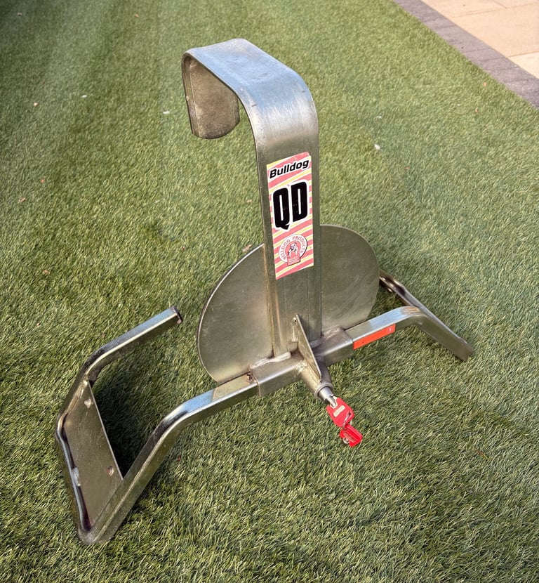 image for Bulldog QD Wheelclamp for Caravan / Trailer